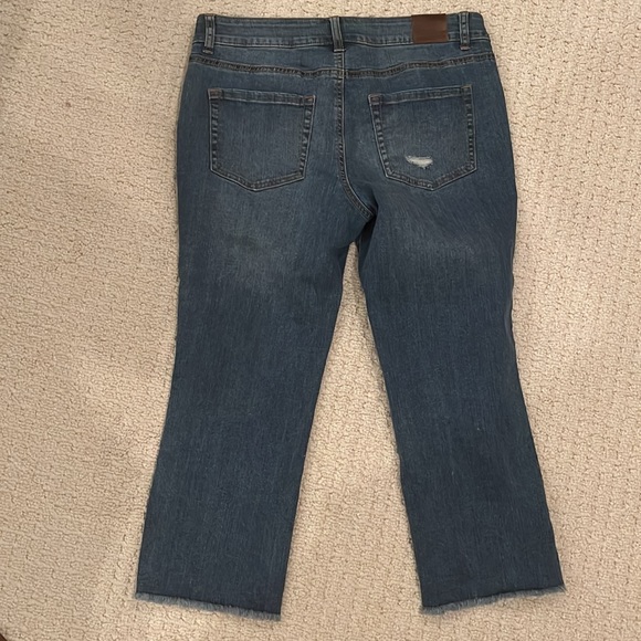 Maurices Cropped Raw Hem Jeans Size 10 - Picture 6 of 9